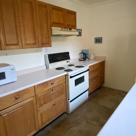 Driftwood Village Cottages Sturdies Bay Экстерьер фото