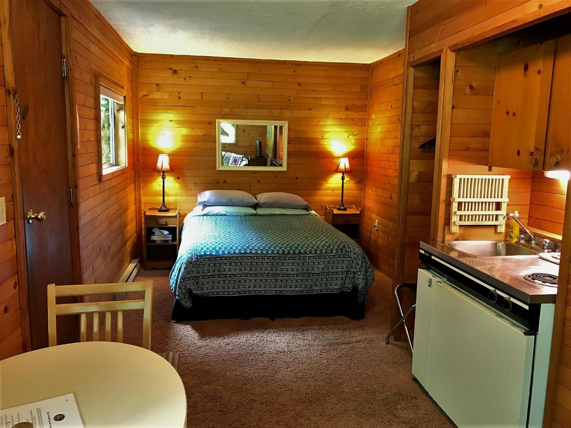 Driftwood Village Cottages Sturdies Bay Экстерьер фото