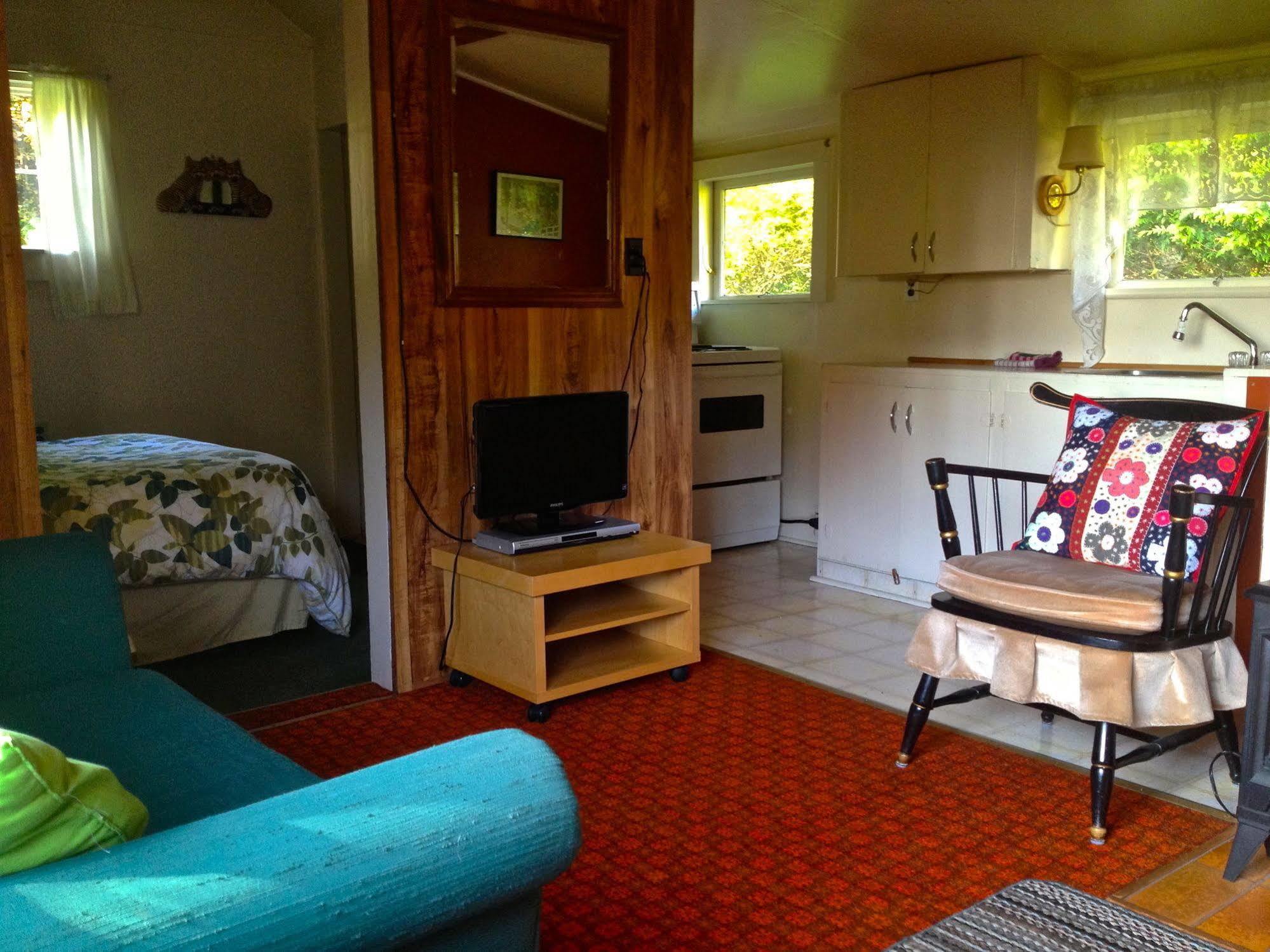 Driftwood Village Cottages Sturdies Bay Экстерьер фото