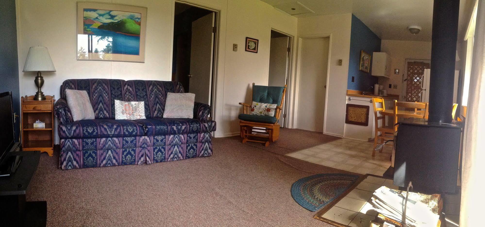 Driftwood Village Cottages Sturdies Bay Экстерьер фото
