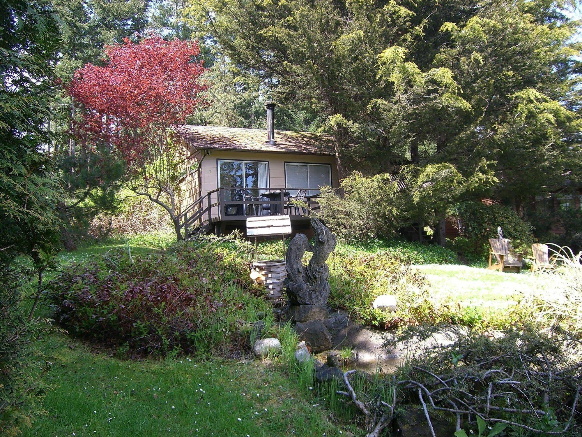 Driftwood Village Cottages Sturdies Bay Экстерьер фото
