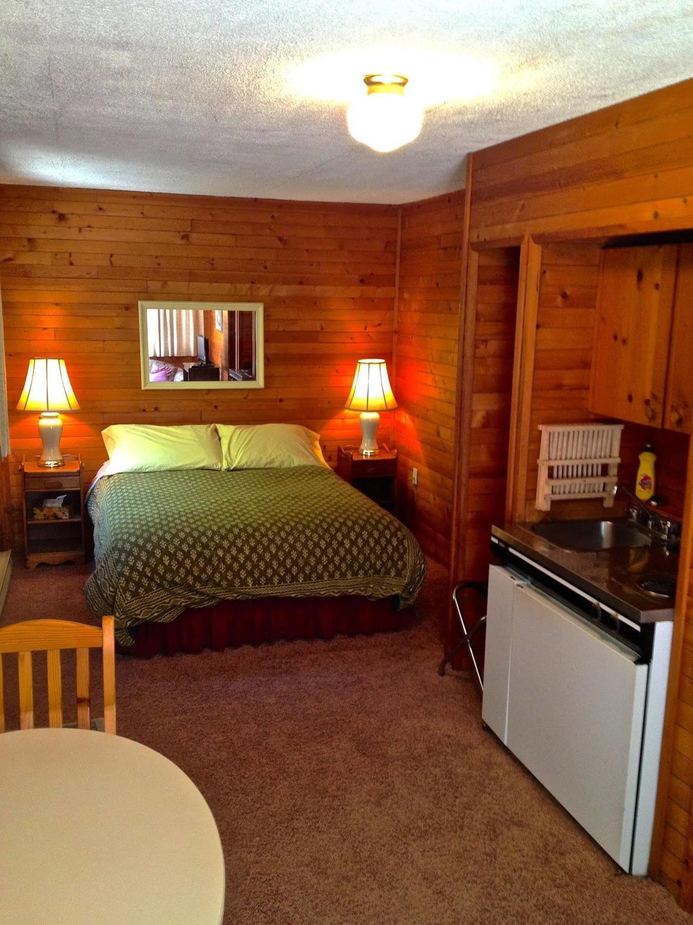 Driftwood Village Cottages Sturdies Bay Экстерьер фото