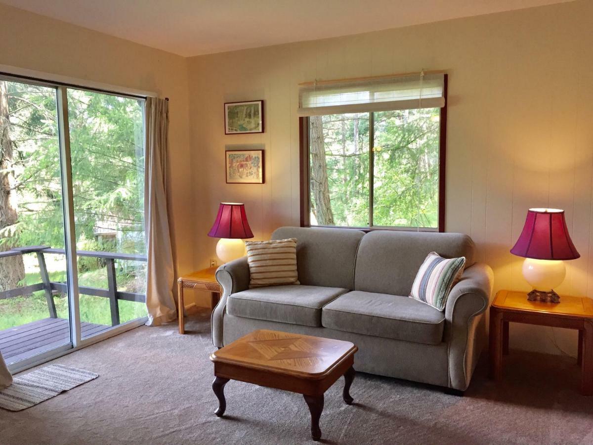 Driftwood Village Cottages Sturdies Bay Экстерьер фото