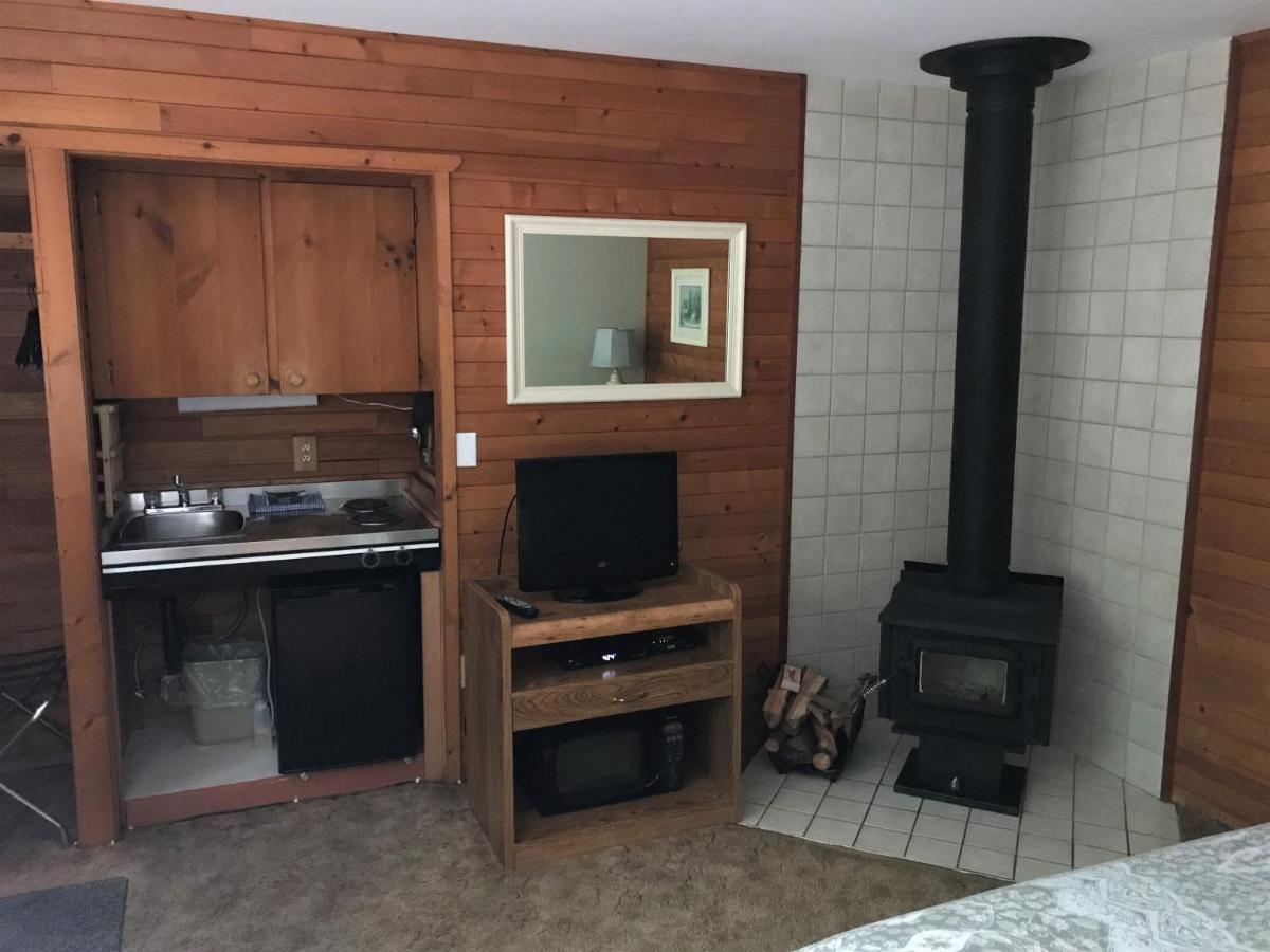 Driftwood Village Cottages Sturdies Bay Экстерьер фото